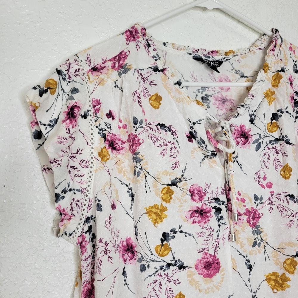 Buffalo David Bitton Size Large White Pink Floral Short Flutter Sleeve Blouse - Picture 4 of 8